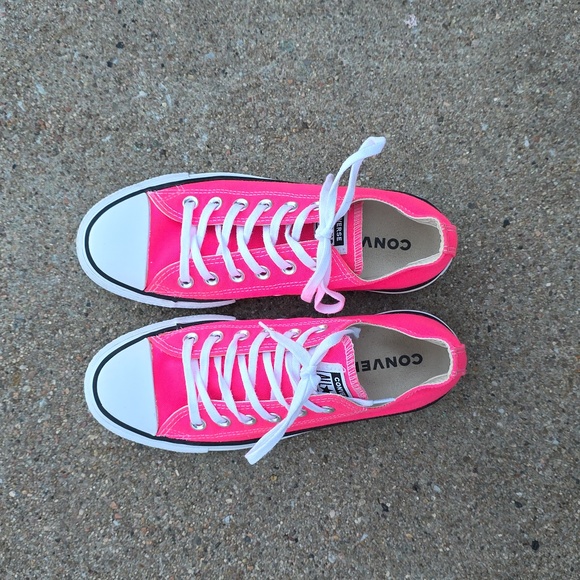Converse Chuck Taylor All Star Low  Canvas Neon Pink Sneakers Size 7 - Picture 3 of 14